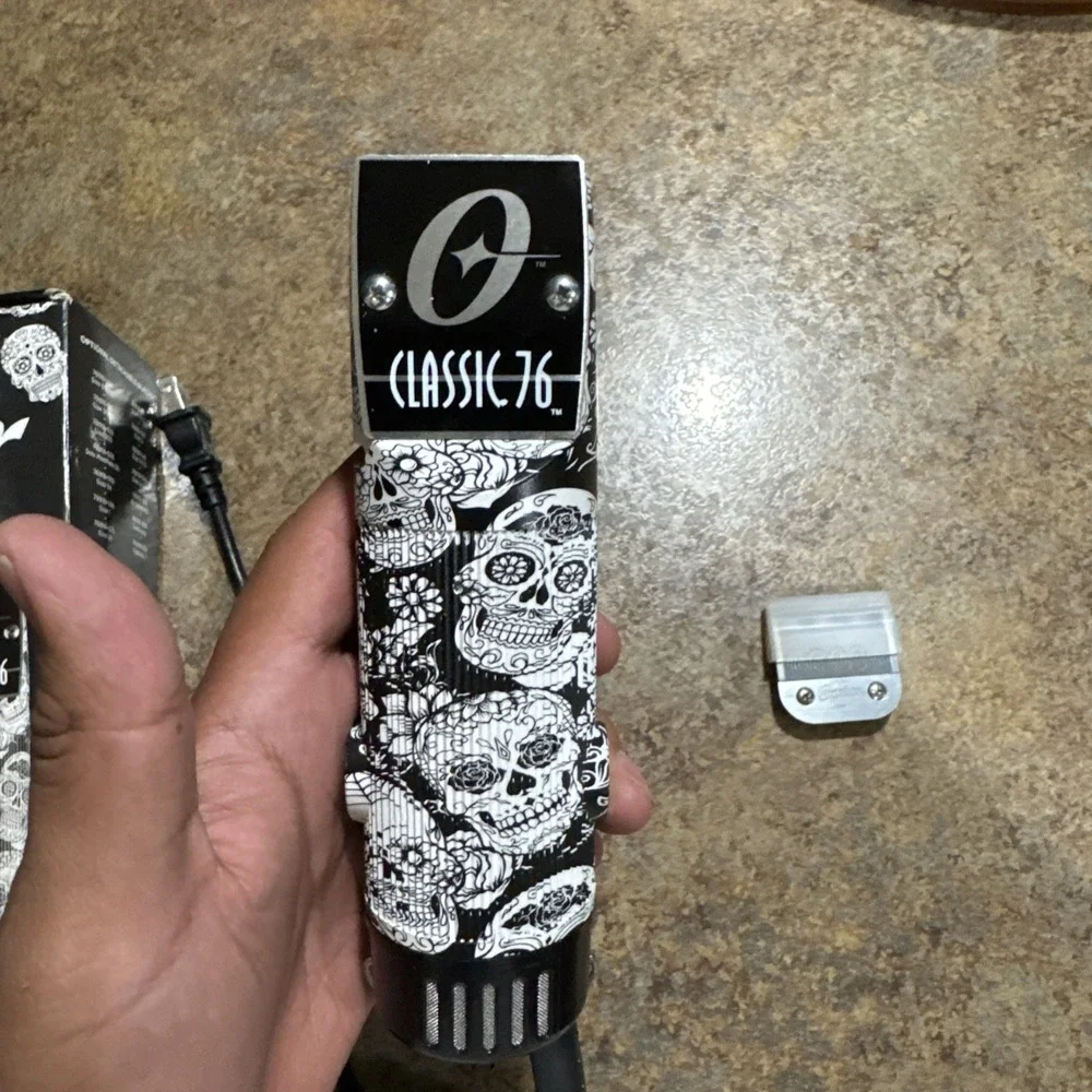 OSTER Limited Edition Sugar Skull Hair Clippers Classic 76 With Blade Works